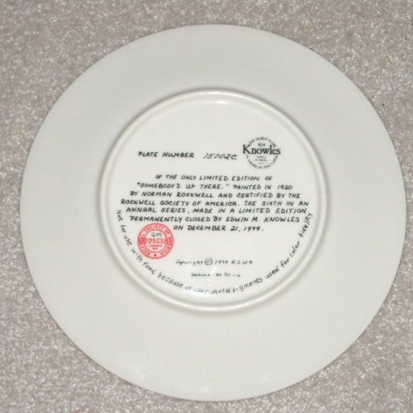 KNOWLES Norman Rockwell CHRISTMAS PLATE 1979 Someb - Picture 3 of 5